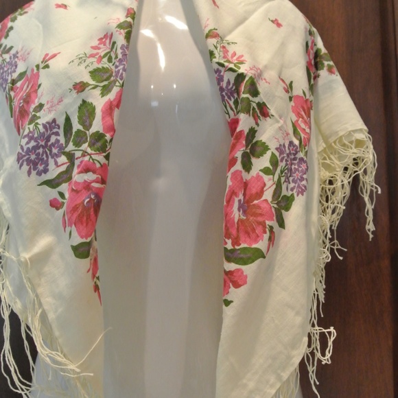 Set of Two Shawls Peasant Style with Flowers Size 36" x 36" - Picture 8 of 8